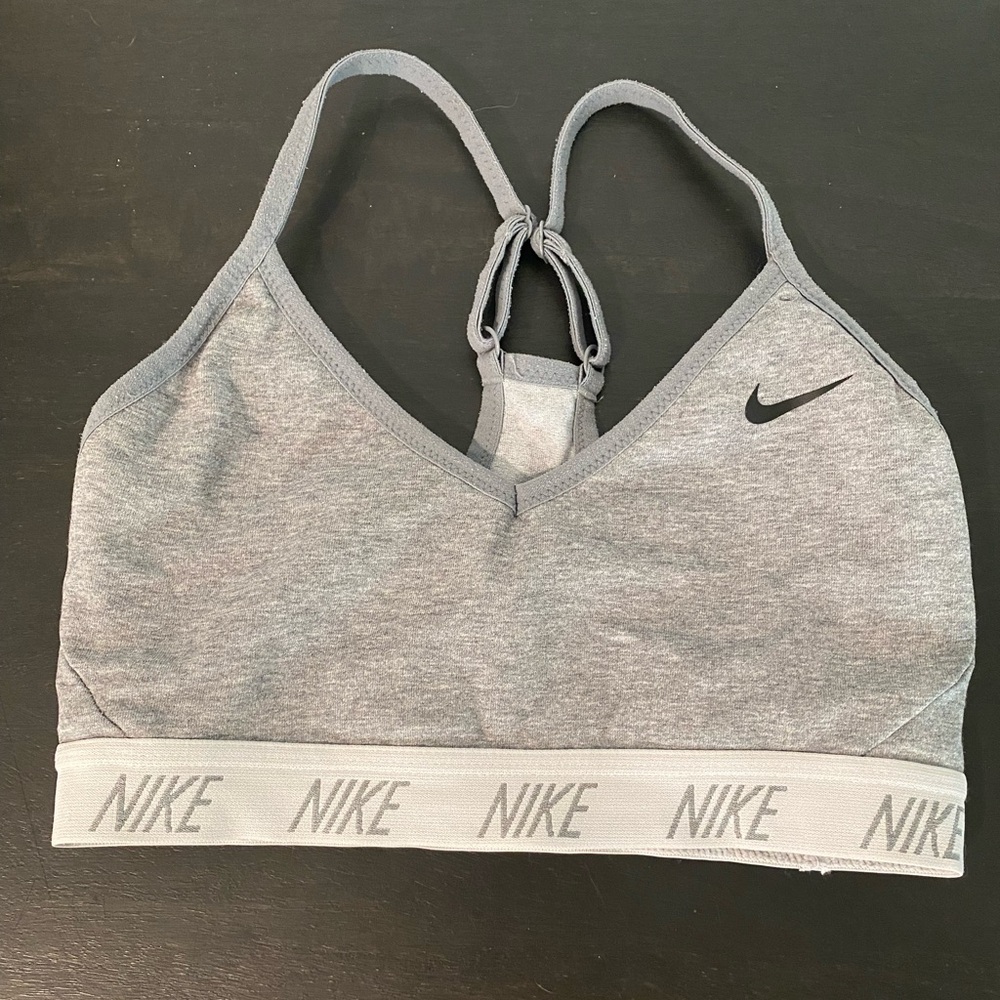 Nike light support sports bra